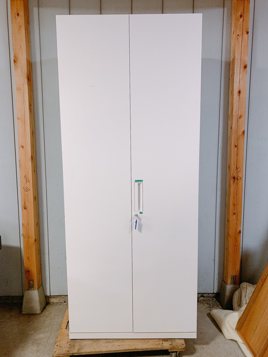 在庫4 中古 コクヨ KOKUYO エディア EDIA 両開き 書庫 BWUH-S89SAWN 鍵付き W900 D450 H2160 ハイキャビネット 書棚 茨城 1110か3 K 家拍卖