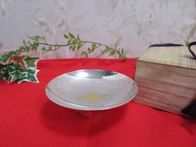 6ee914 純銀製 銀盃 「純銀」の刻印あり 桐箱入り 122g拍卖