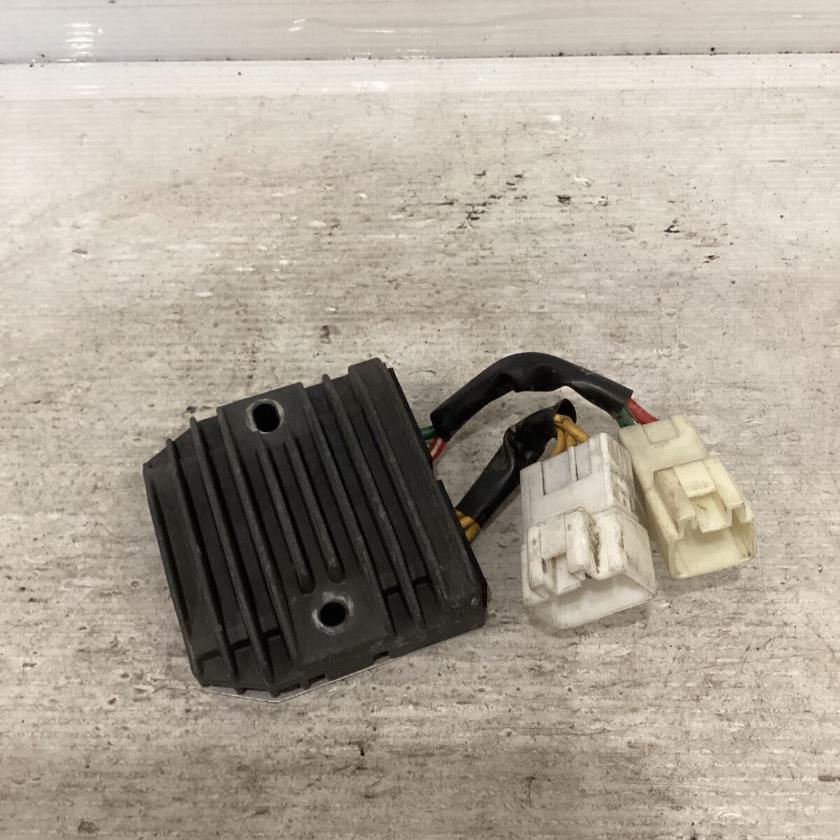 A28-39 ホンダ フォルツァZ MF08 レギュレーター 動作確認済み 純正部品拍卖