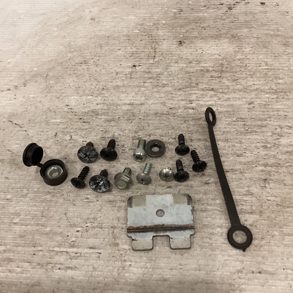 A15-3 スズキ アドレス125 DT11A メットインネジボルト 純正部品拍卖