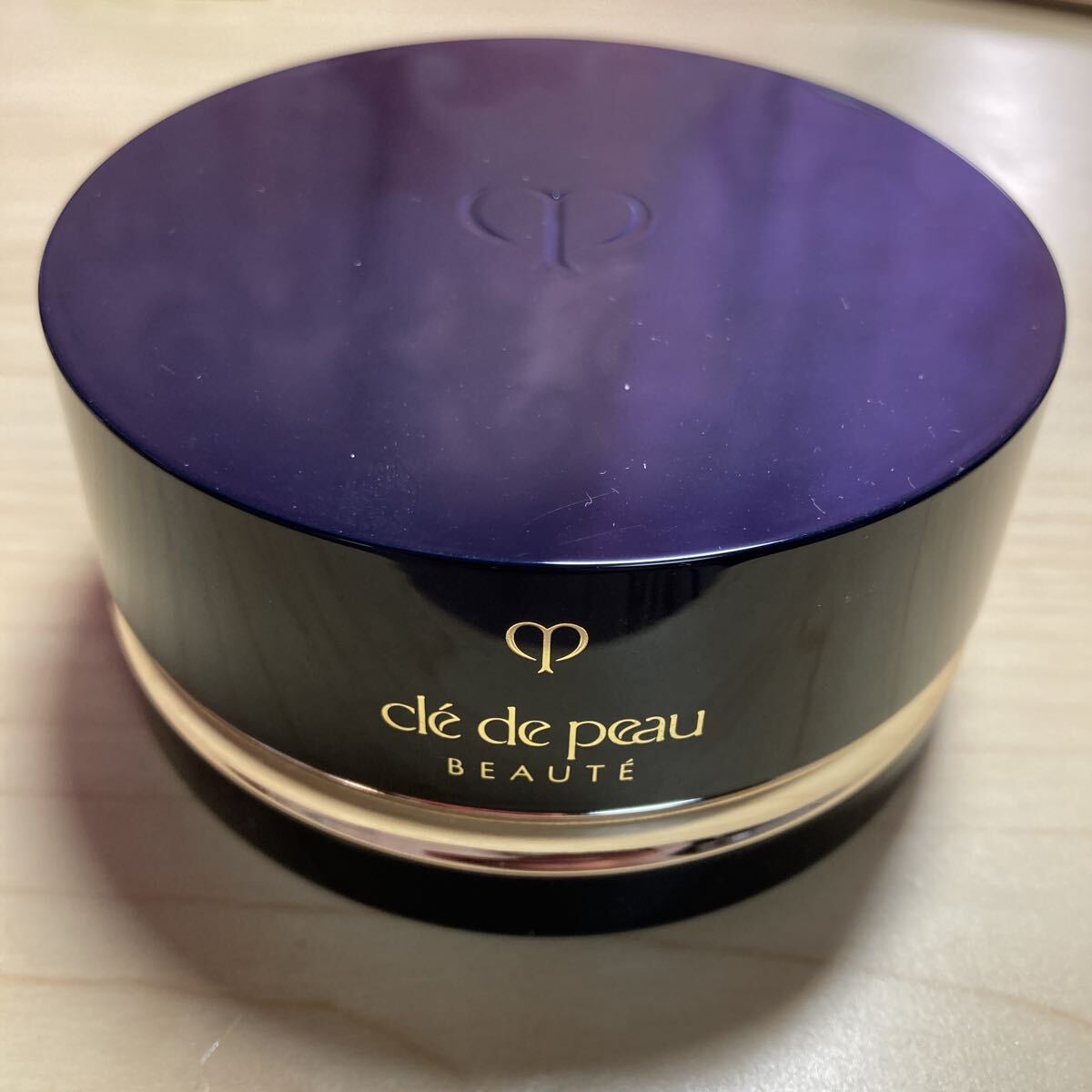 クレドポーボーテ プードルトランスパラントn 2 ライトミディアム フェースパウダー 26g デパコス コスメ ブランド メイク 化粧品拍卖