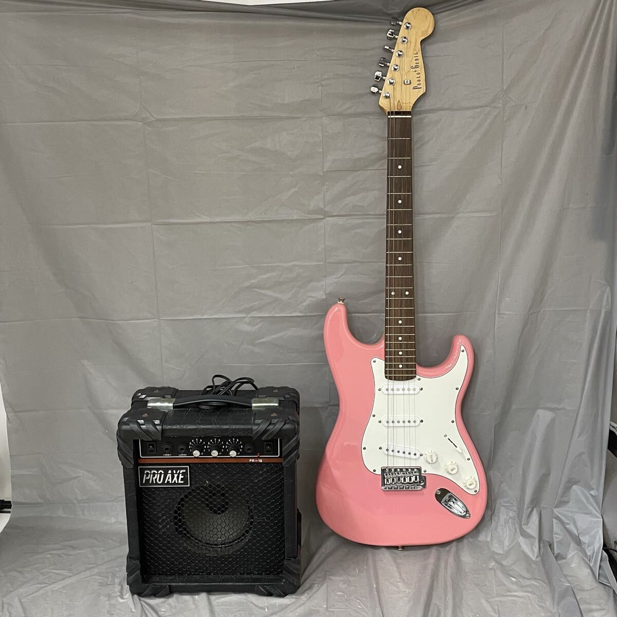 【B804-11】エレキギター ストラトキャスター フォトジェニック ピンク モデル名不明 + PRO AXE PR-15 ギターアンプ拍卖