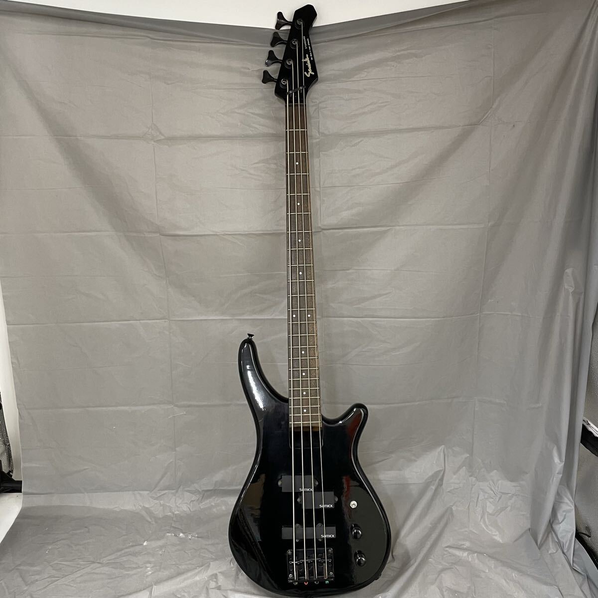 【B809-11】 エレキベース 4弦 samick サミック スタンダードシリーズ モデル名等詳細不明 ジャンク品拍卖