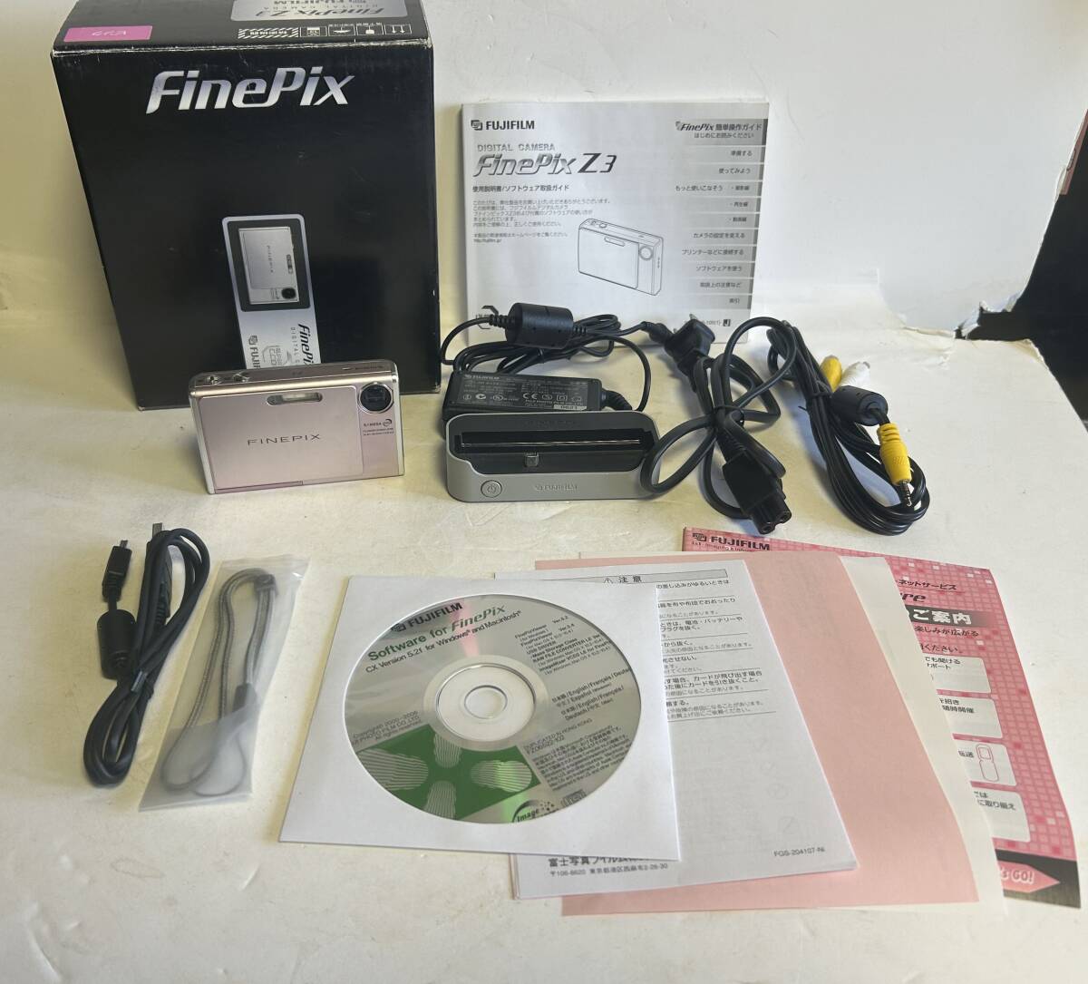 FUJIFILM FinePix Z3 フジフィルム ファインピクス コンパクトデジタルカメラ 充電器 取説 元箱付き拍卖