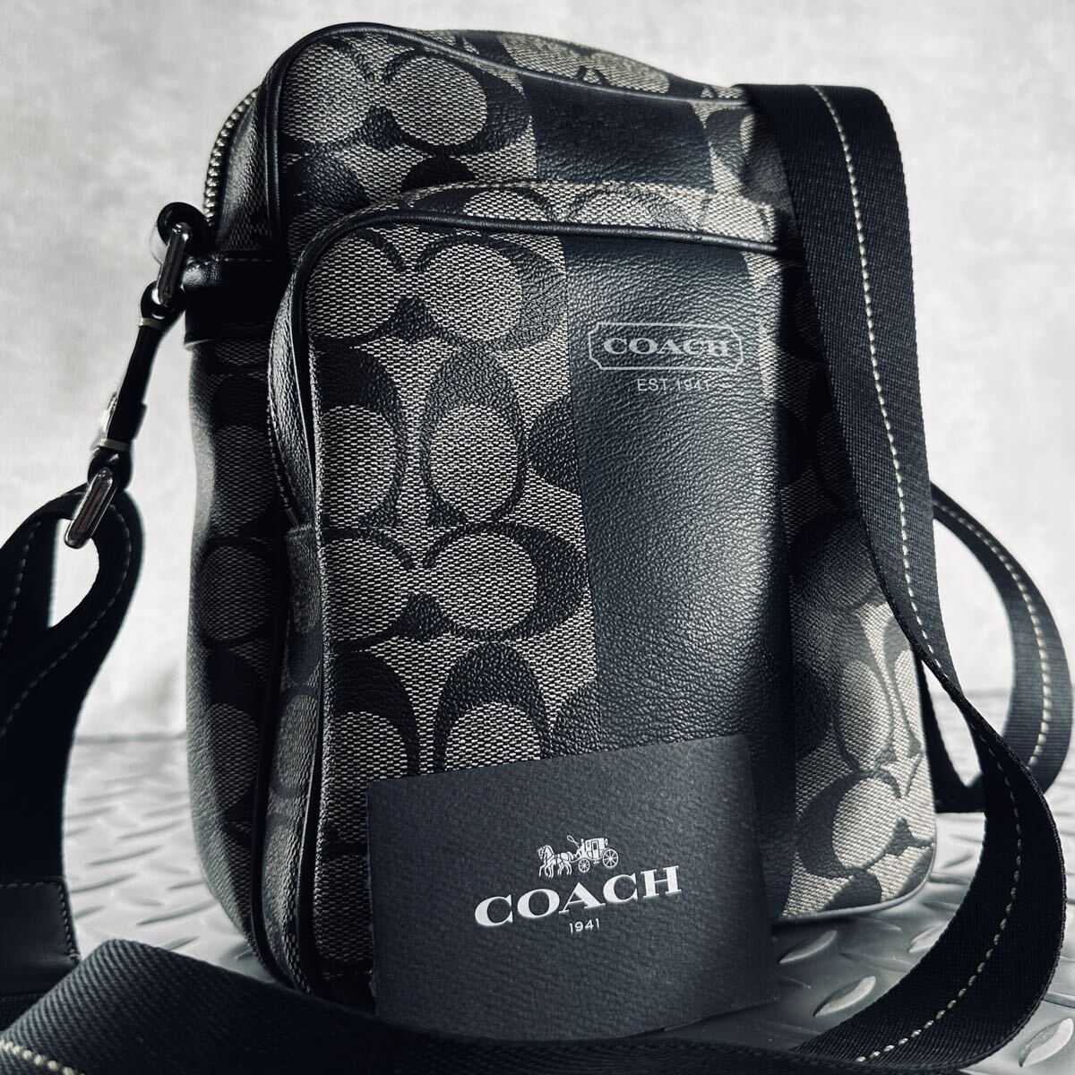 1円■未使用級■COACH コーチ■ショルダーバッグ ビジネスバッグ メンズ レディース PVCレザー ブラック クロスボディ 斜め掛け サコッシュ拍卖