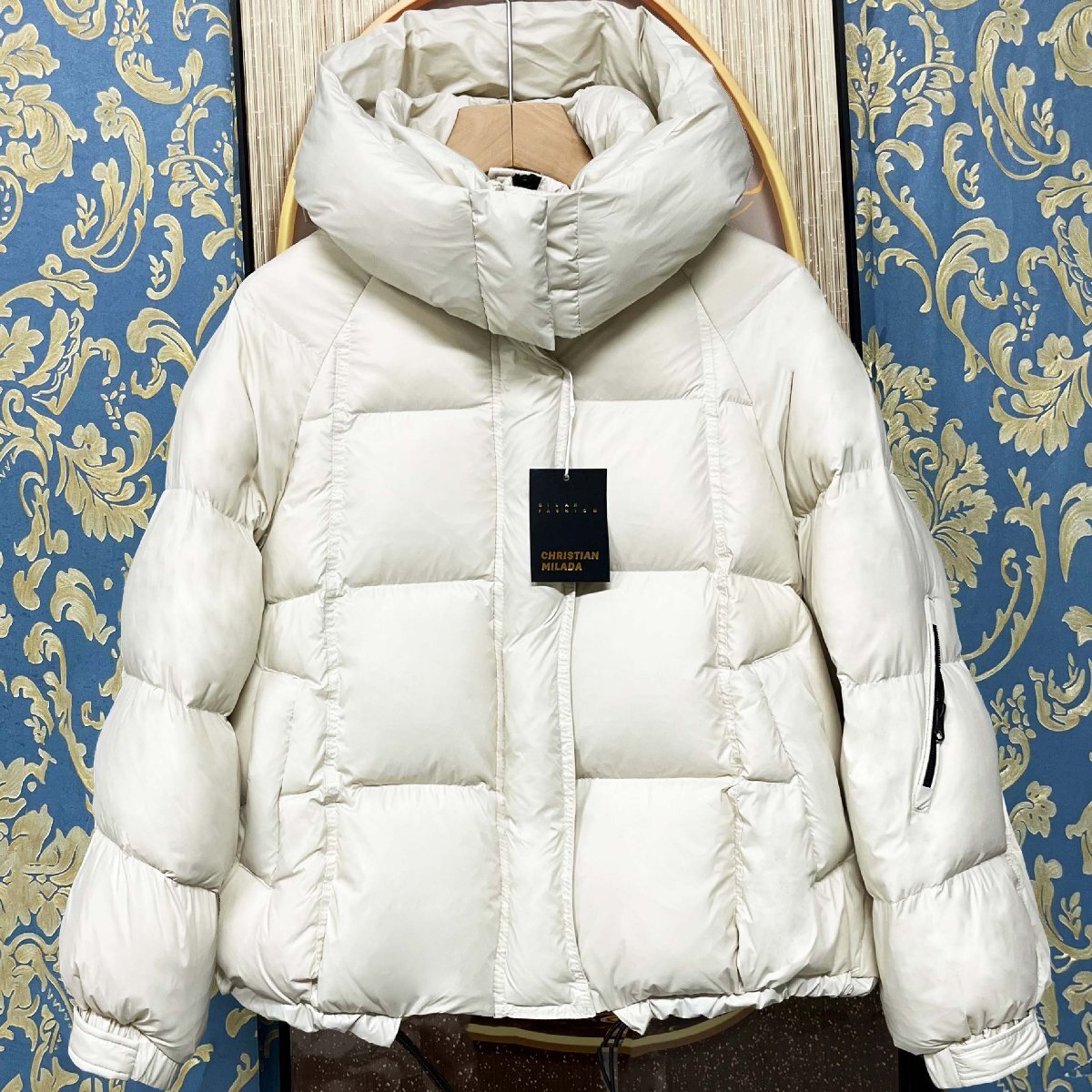定価10万★christian milada・ミラノ発・ダウンジャケット★ダックダウン90% ふんわり フード付き アウター コート レディース 冬 S/34拍卖