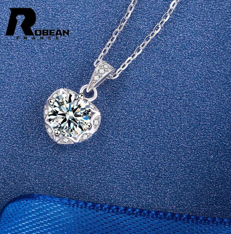 絶賛 EU製 定価6万円★ROBEAN・人工ダイヤモンド・ペンダント★s925 シルバー 合成ダイヤモンド プレゼント 1.45*0.9cm MP83658011拍卖