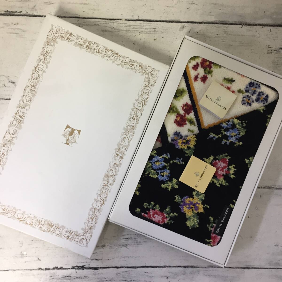 ロイヤルドルトン シェニール織 タオルハンカチ ハンドタオル ROYAL DOULTON 高島屋 Z51111拍卖