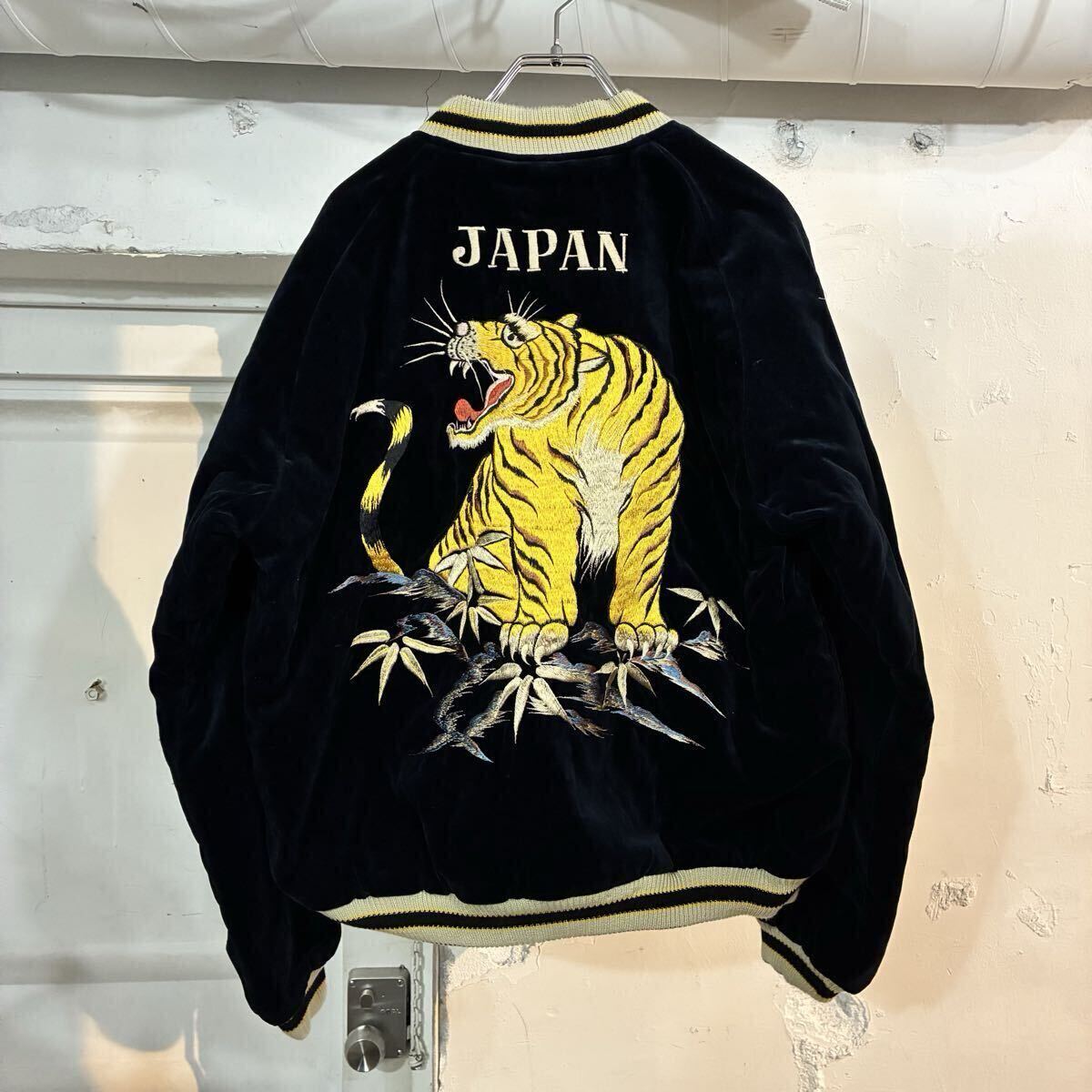 美品 東洋エンタープライズ TT15792-128 ROARING TIGER × JAPAN MAP 別珍/キルト スカジャン サイズXL拍卖