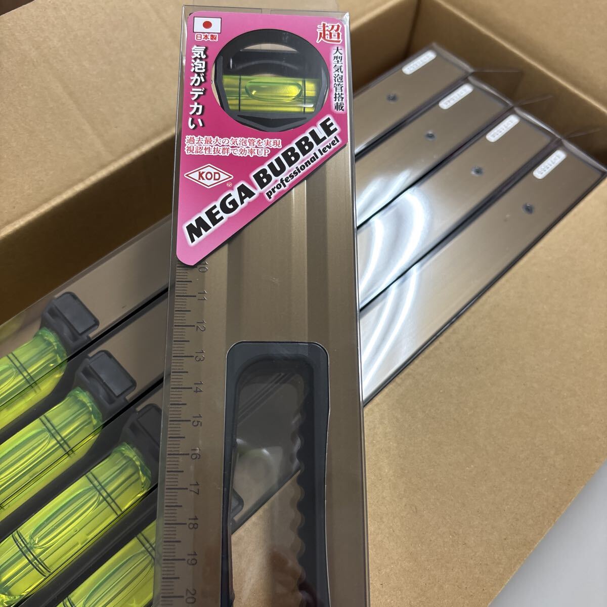 箱売5本入 メガバブル アカツキ製作所 L-777 600MM (64-8590-33) 箱型アルミレベル 超大型気泡管搭載拍卖