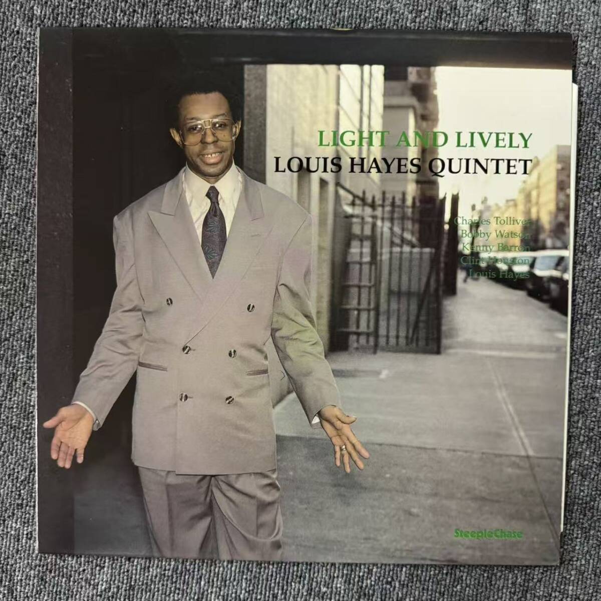 美盤 LOUIS HAYES Quintet / Light And Lively / SteepleChase SCS 1245 (Holland) /SNJ112560拍卖
