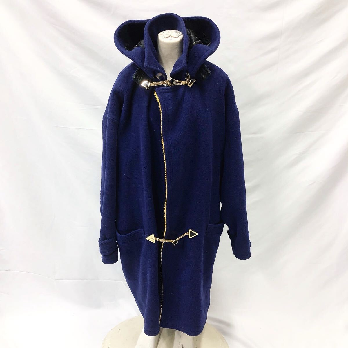 ★3-1008 GIANNI VERSACE ジャンニ ヴェルサーチ ウールダッフルコート ジャケット ブルー系 着丈102cm 肩幅62cm 身幅68cm 袖丈54cm拍卖