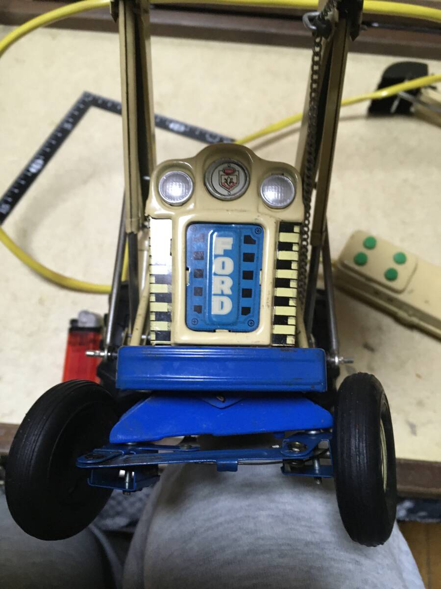 超大型FORD 4000 HD INUSTRIAL多重機能シャベル&フォーク&トラクター 拍卖