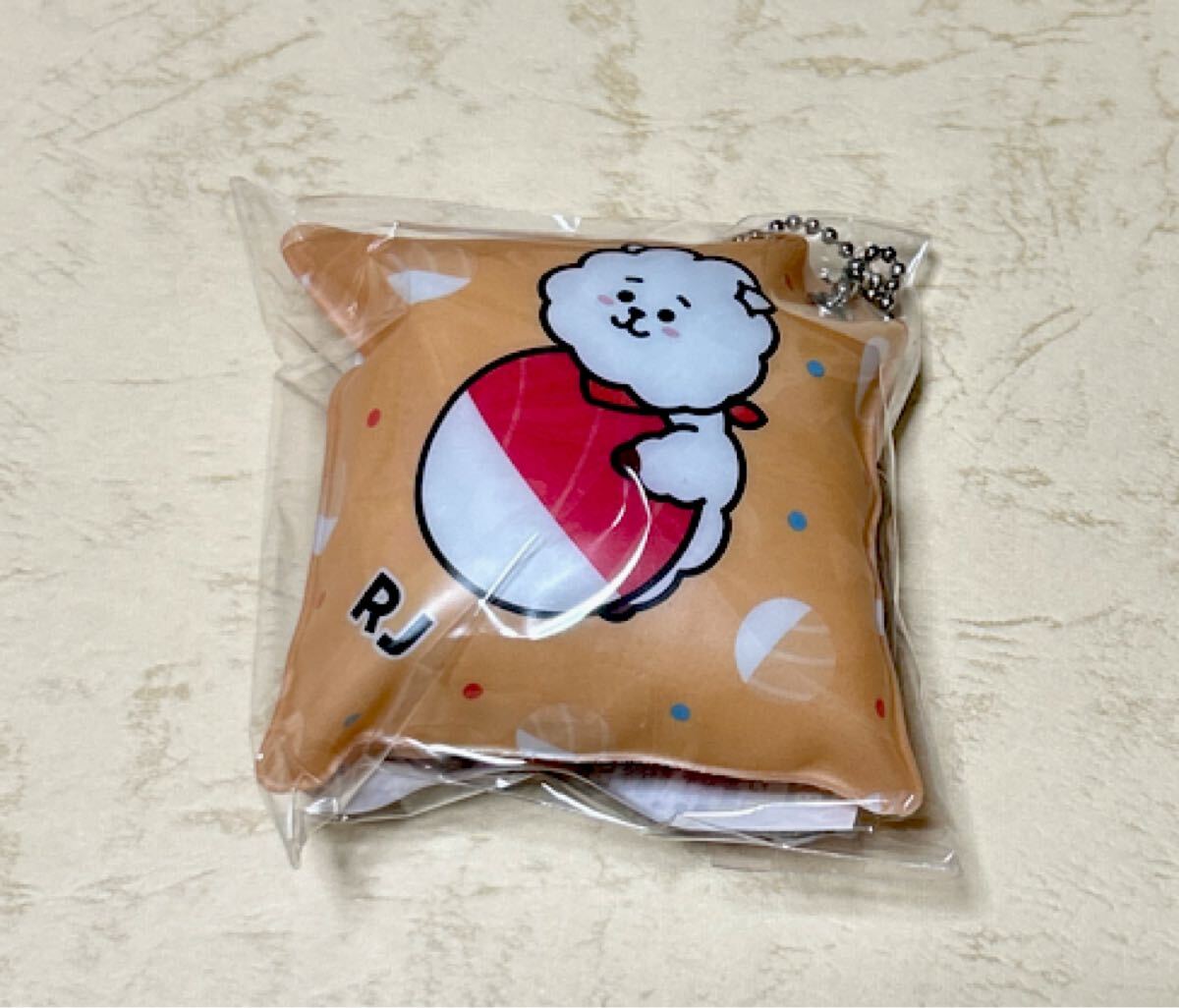 BT21 RJ くら寿司 クッションチャーム マスコット キーホルダー 新品 JIN ナガノマーケット BTS拍卖