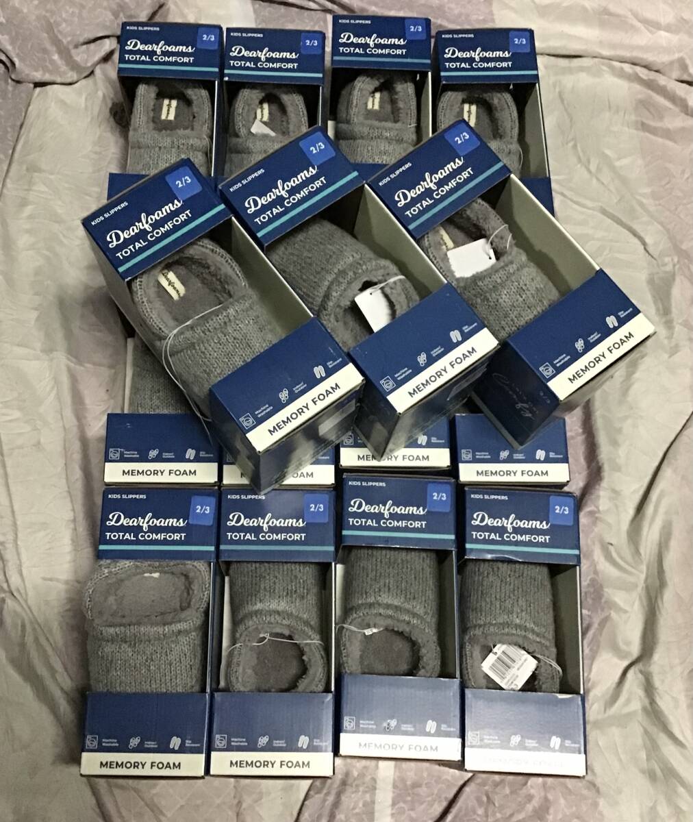 《 H 623 》★新品未使用★ Dearfoams キッズスリッパ 15足まとめ フリマ プレゼント 定価1788 コストコ仕入れ 男女兼用 室内外 滑りにくい拍卖
