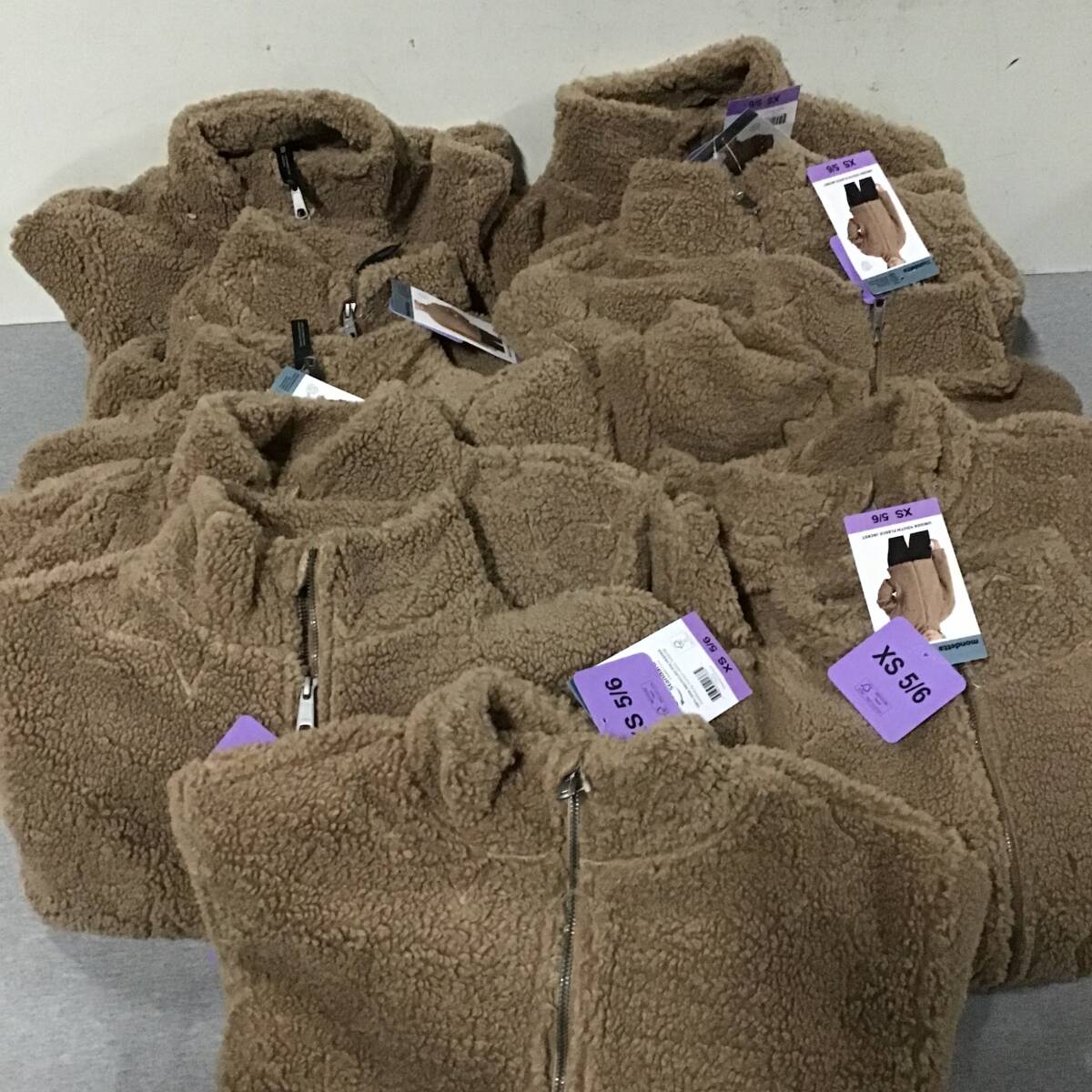 《 H 731》☆新品未使用☆ 子供ジャケット ボアジャケット コストコ仕入れ 定価2880円 XS 5/6 茶系 11枚まとめ 男女兼用 ジップアップ 防寒拍卖