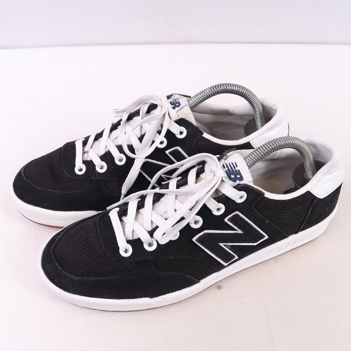 300 ニューバランス 26.0cm/new balance 黒 ブラック 白 ホワイト 中古 古着 スニーカー メンズ yy7352拍卖