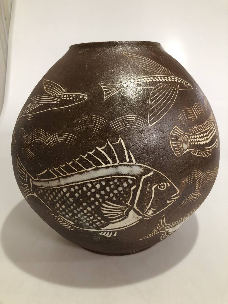 HB5360 在銘 印あり 壺 花器 花入れ 和風 置物 インテリア 魚柄拍卖