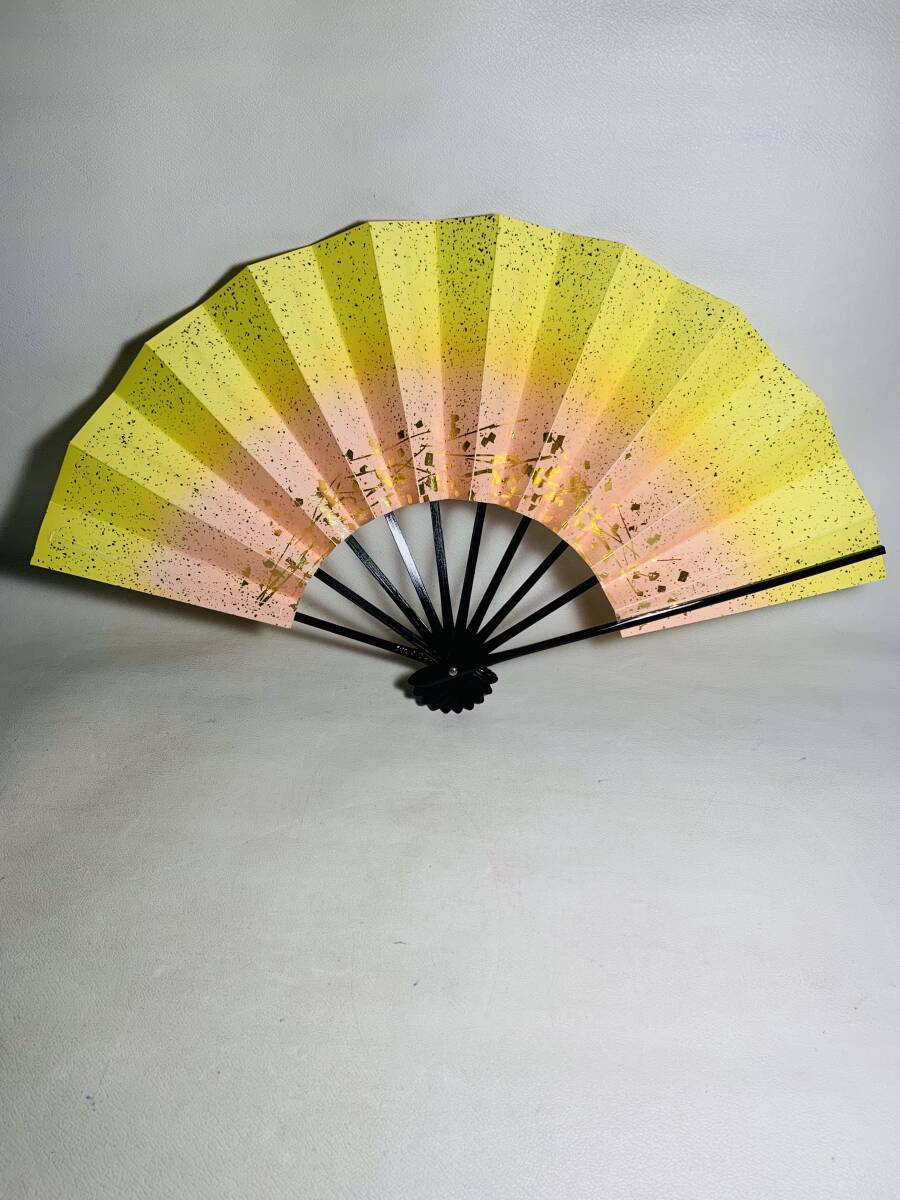 舞扇 扇子「黄ピンク地金散し」r709 /日本舞踊 能楽 能扇 扇子 飾扇拍卖