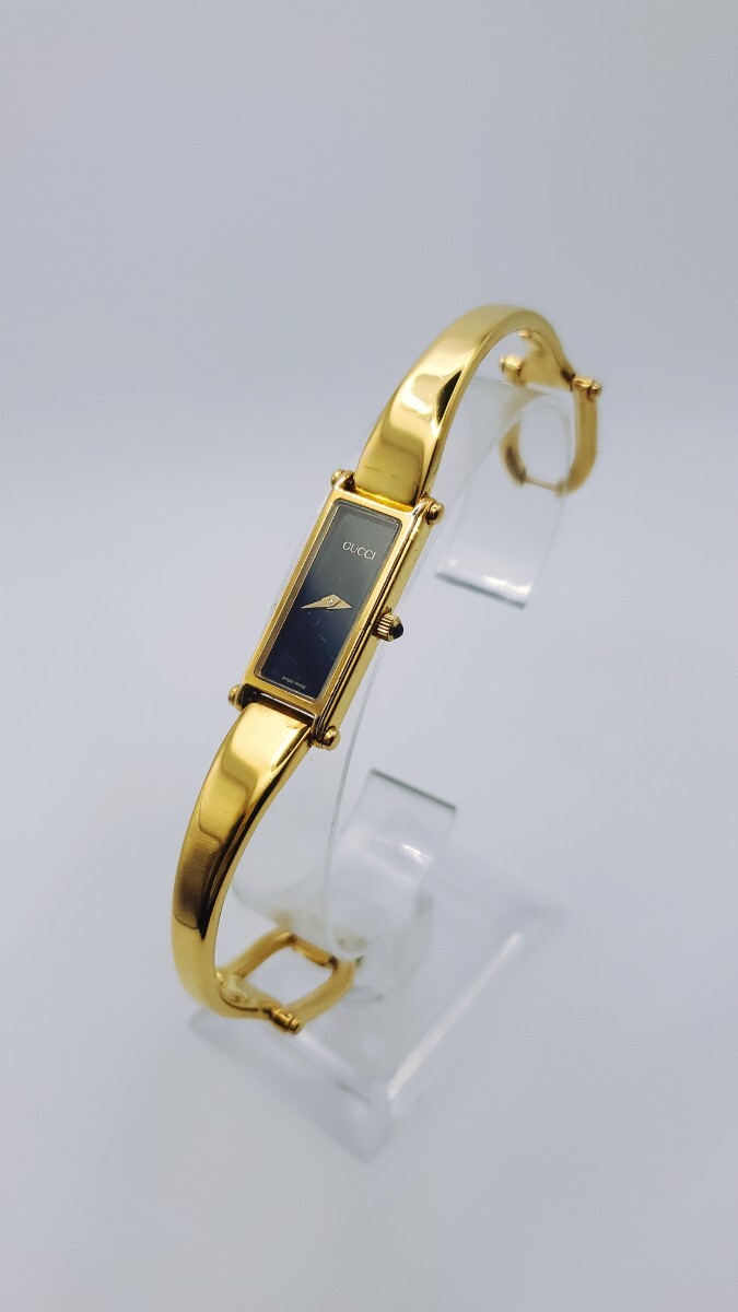 【稼働品】 グッチ GUCCI 1500L 。ゴールド黒。 クォーツ拍卖