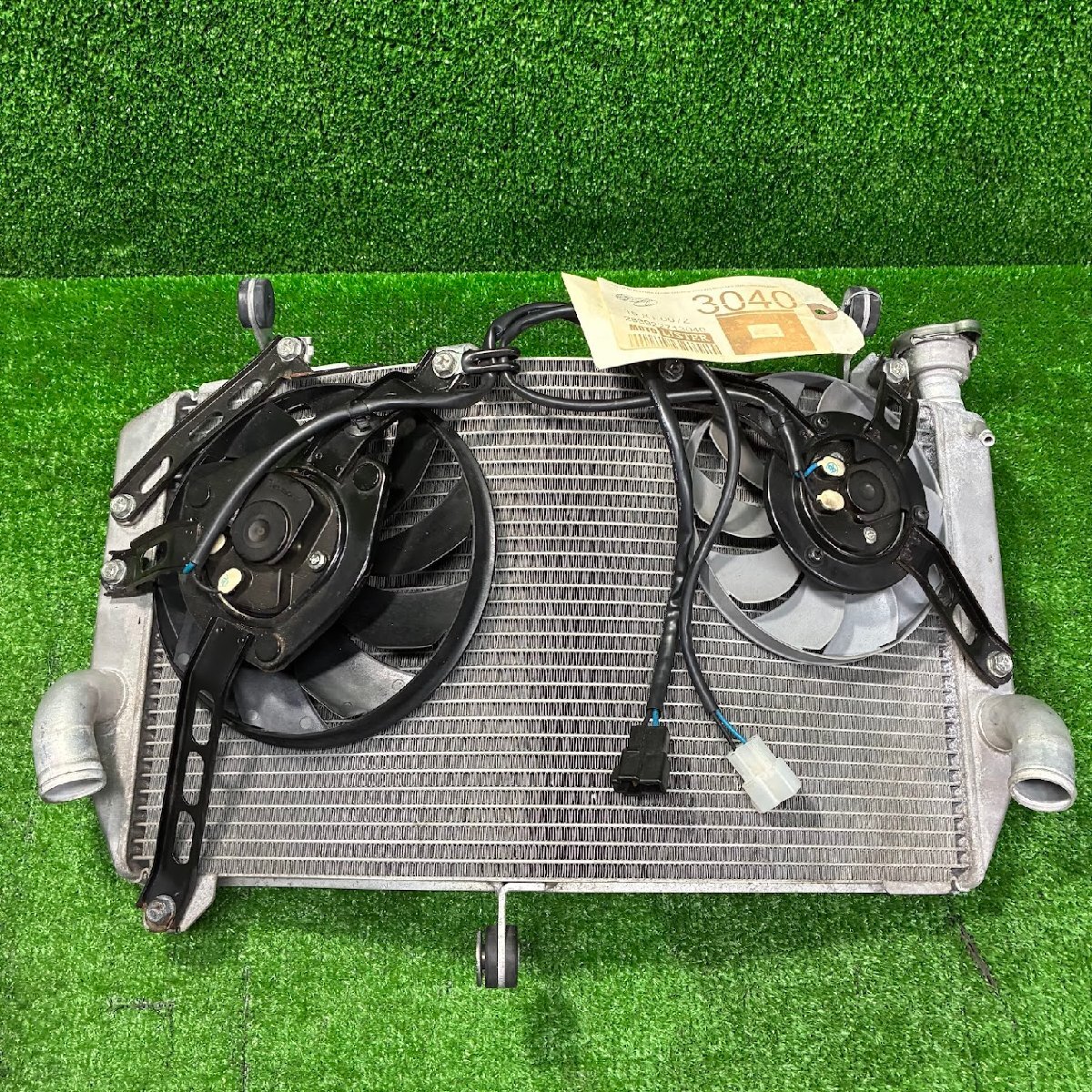 ヤマハ YZF-R1 RN32 (2015-2019年) 純正 ラジエター デュアルファン付き 中古拍卖