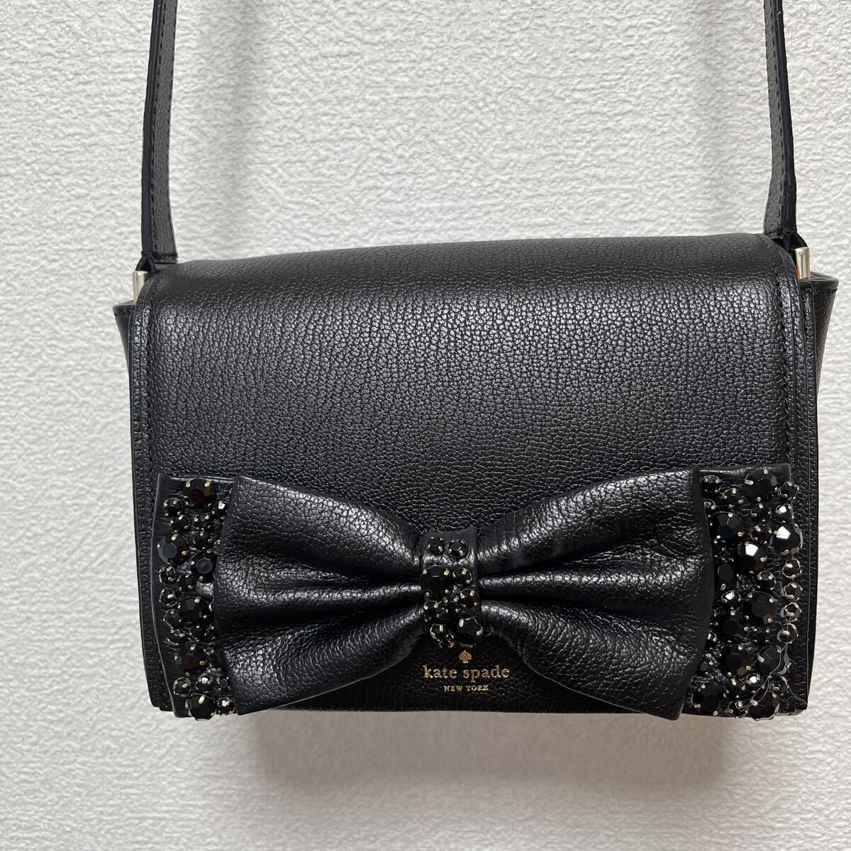 ケイトスペード黒リボン斜め掛けショルダー 本革 ショルダーバッグ拍卖