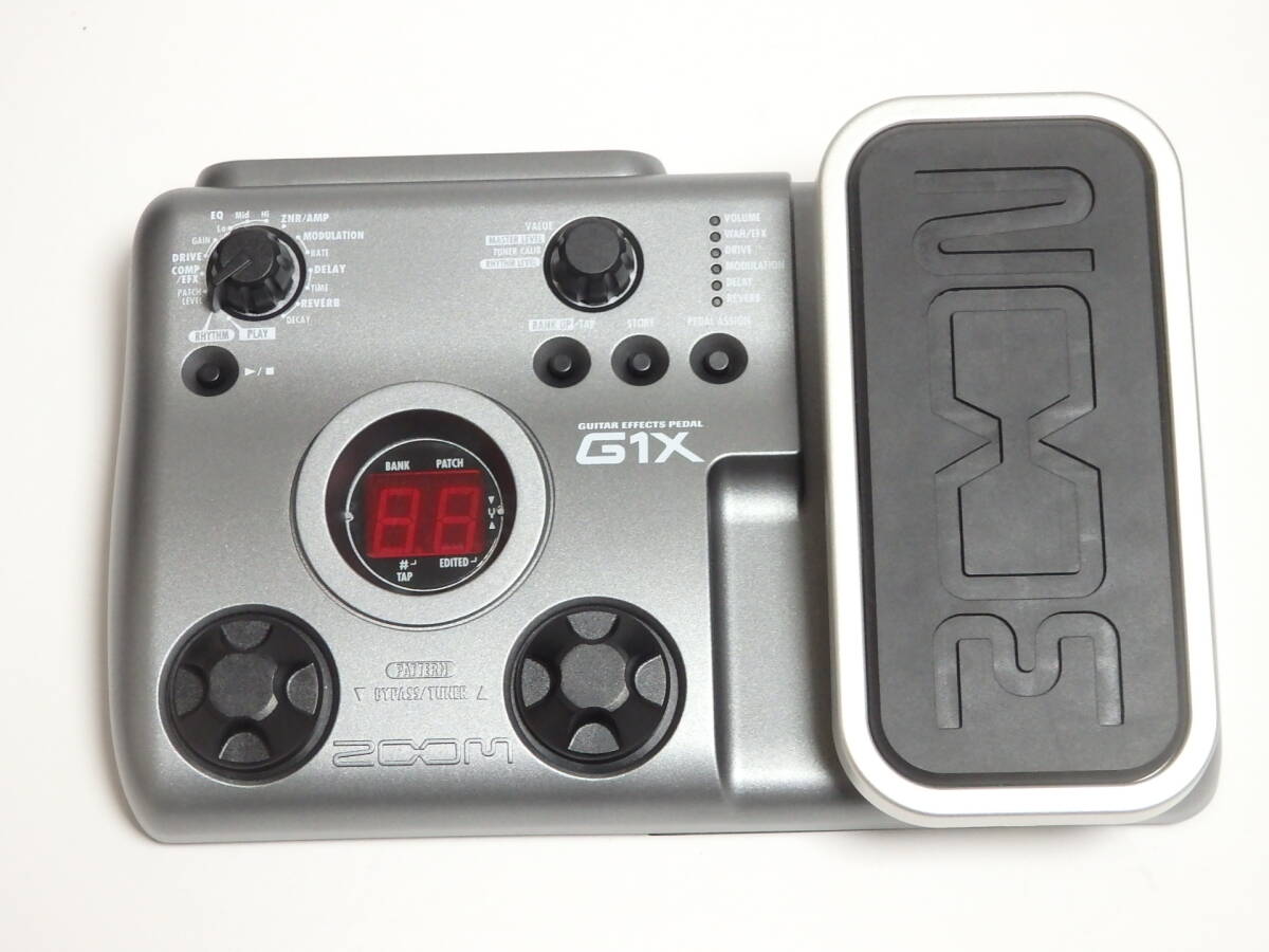 E373A【中古】 ■ ZOOM / G1X / GUITAR EFFECTS PEDAL ■ ズーム / 外観きれい拍卖
