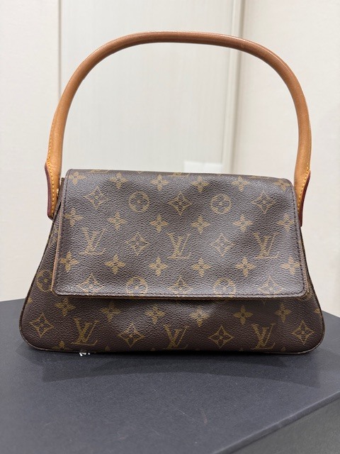 ●H7-11-96 ルイヴィトン LOUIS VUITTON モノグラム ミニルーピング ワンショルダーバッグ M51147拍卖