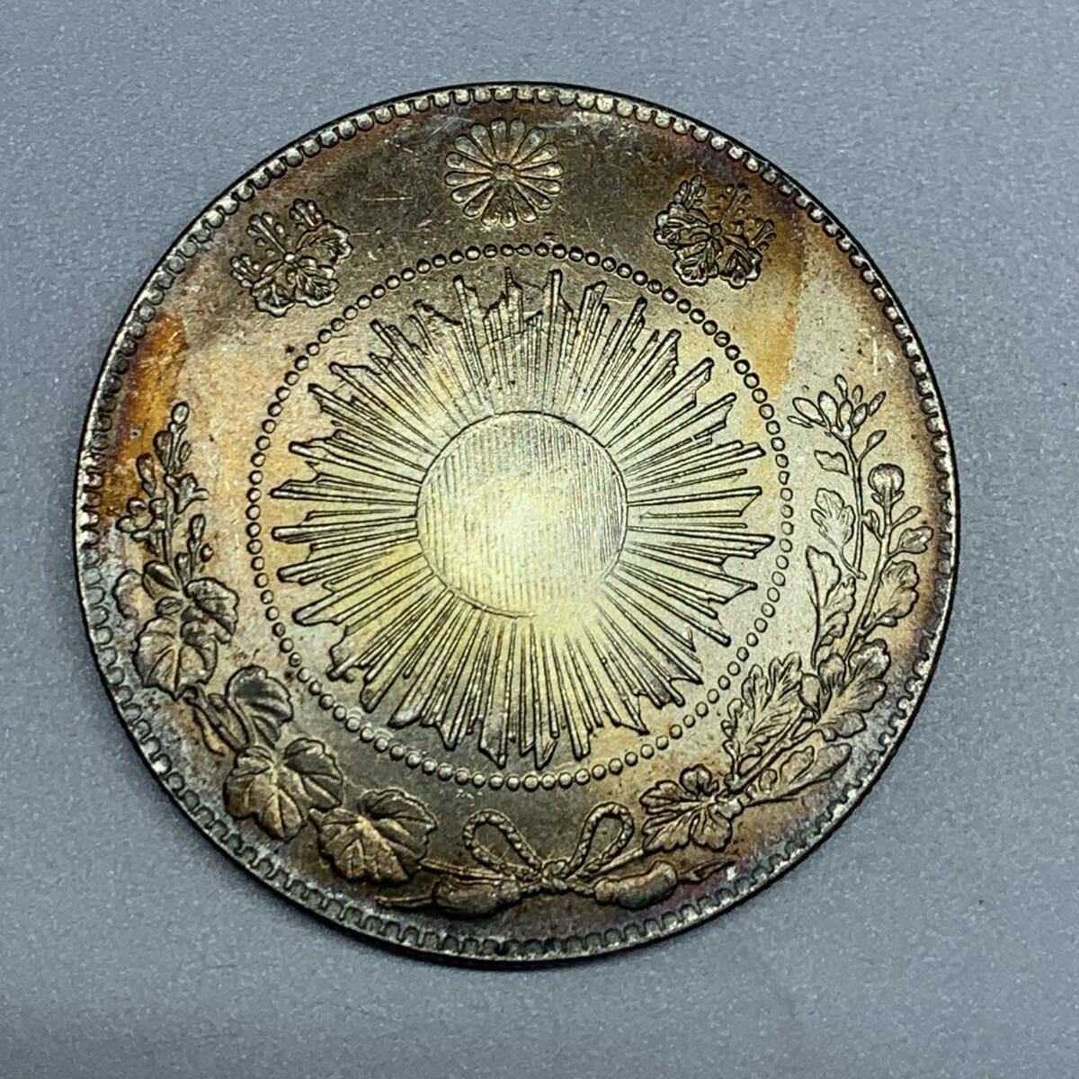 一圓 古銭 銀貨 大日本 明治三年 旧一円銀貨 竜 貿易銀 菊紋 コイン w187拍卖