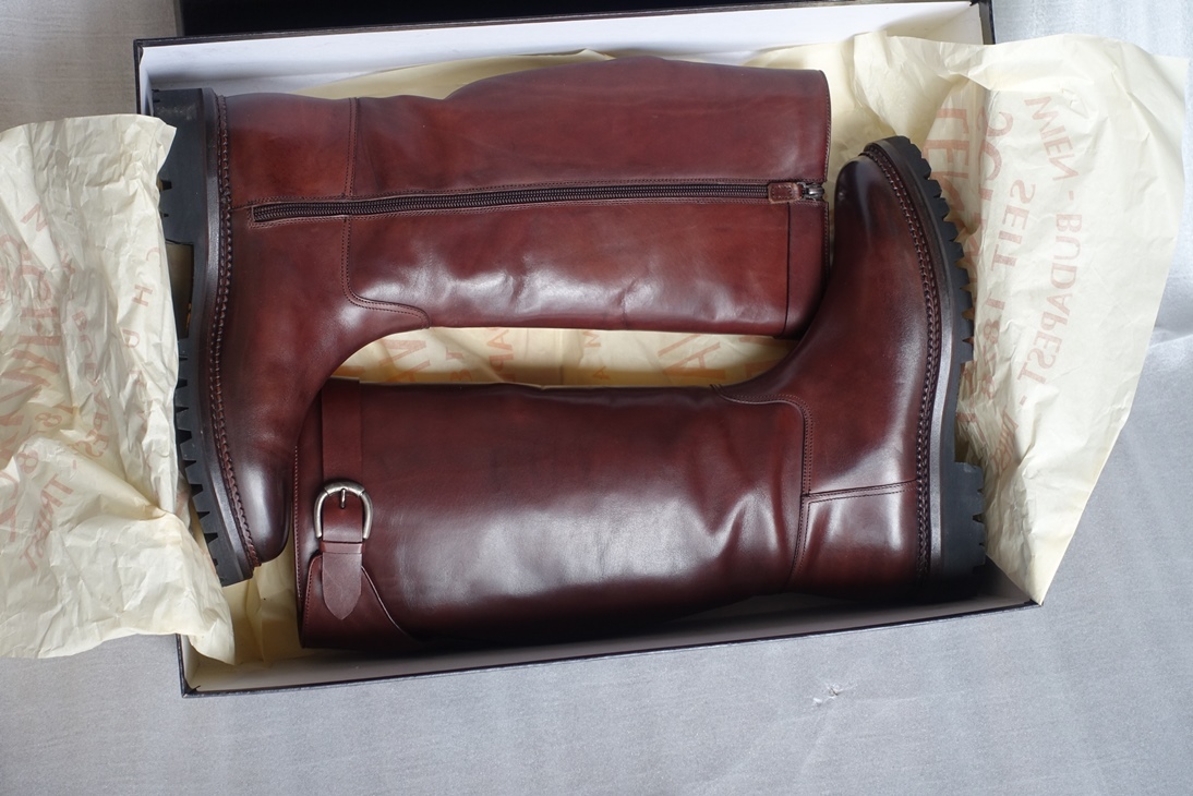 LENDVAY & SCHWARCZの未使用ロングブーツです。拍卖