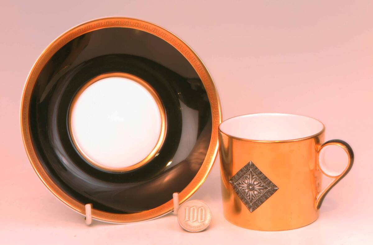 ミントン 金彩豪華カップ&ソーサー ・ ATHENA (1級品) WHITE ON BLACK + GOLD 貴重品。拍卖