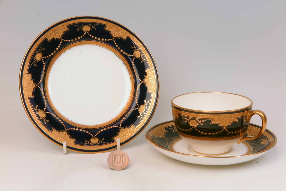 ミントン 豪華 金彩 カップ&ソーサー&プレート =Dk.Blue+Gold Deco G9910 (1級品) 貴重な逸品です。拍卖