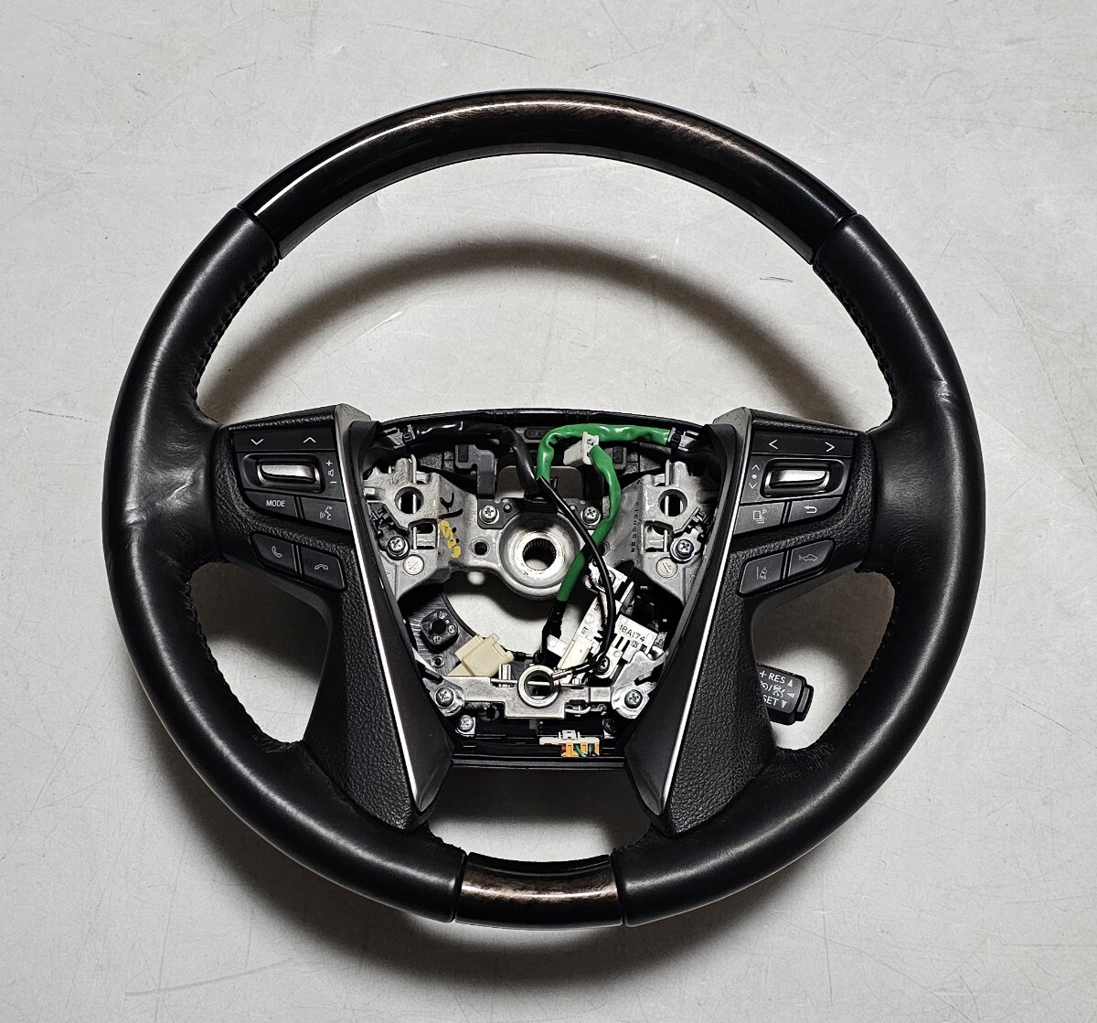 トヨタ アルファード・AYH30 純正 後期 エグゼクティブ ステアリング/ハンドル ヒーター/ステアリングスイッチ付 ウッドレザー 良品 2022年拍卖