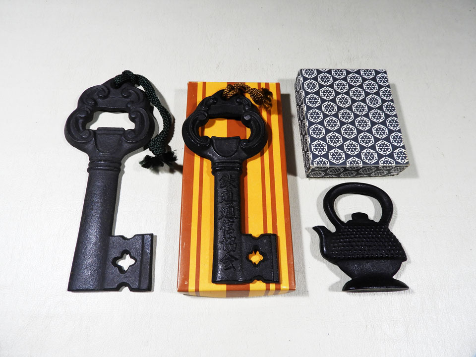 ●鉄道通信協会 新潟支部 1980年 南部鉄器 記念品 鍵型栓抜き他 3点おまとめ 箱付 未使用 保管品(管H)拍卖