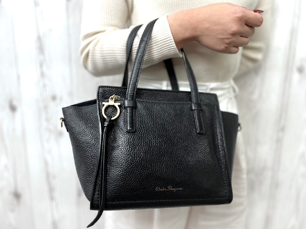 美品 Ferragamo フェラガモ ガンチーニ ハンドバッグ バッグ レザー 黒 91746拍卖