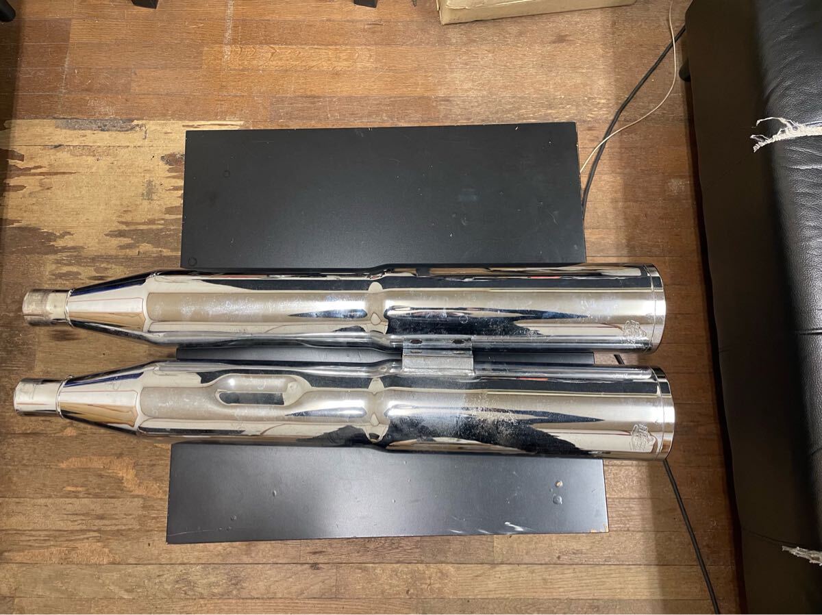 2008ハーレーFLHXより取り外したマフラーバンスアンドハインズスリップオンマフラー拍卖