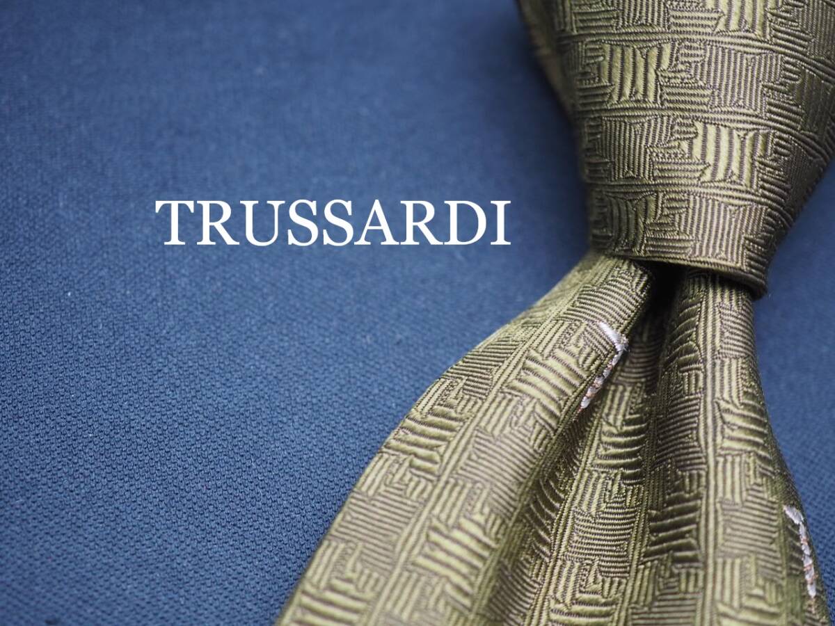 美品【TRUSSARDI トラサルディ】 G1296 ロゴ オリーブ系 SILK ブランド ネクタイ 古着 良品 転売 仕入拍卖