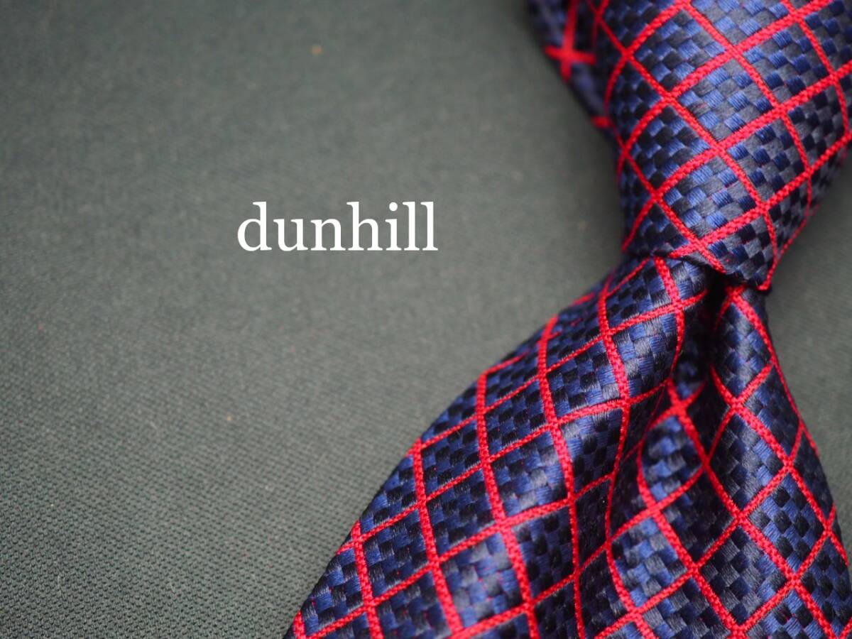 美品【dunhill ダンヒル】 G1437 英国製 赤ネイビー系 SILK ブランド ネクタイ 古着 良品 転売 仕入拍卖