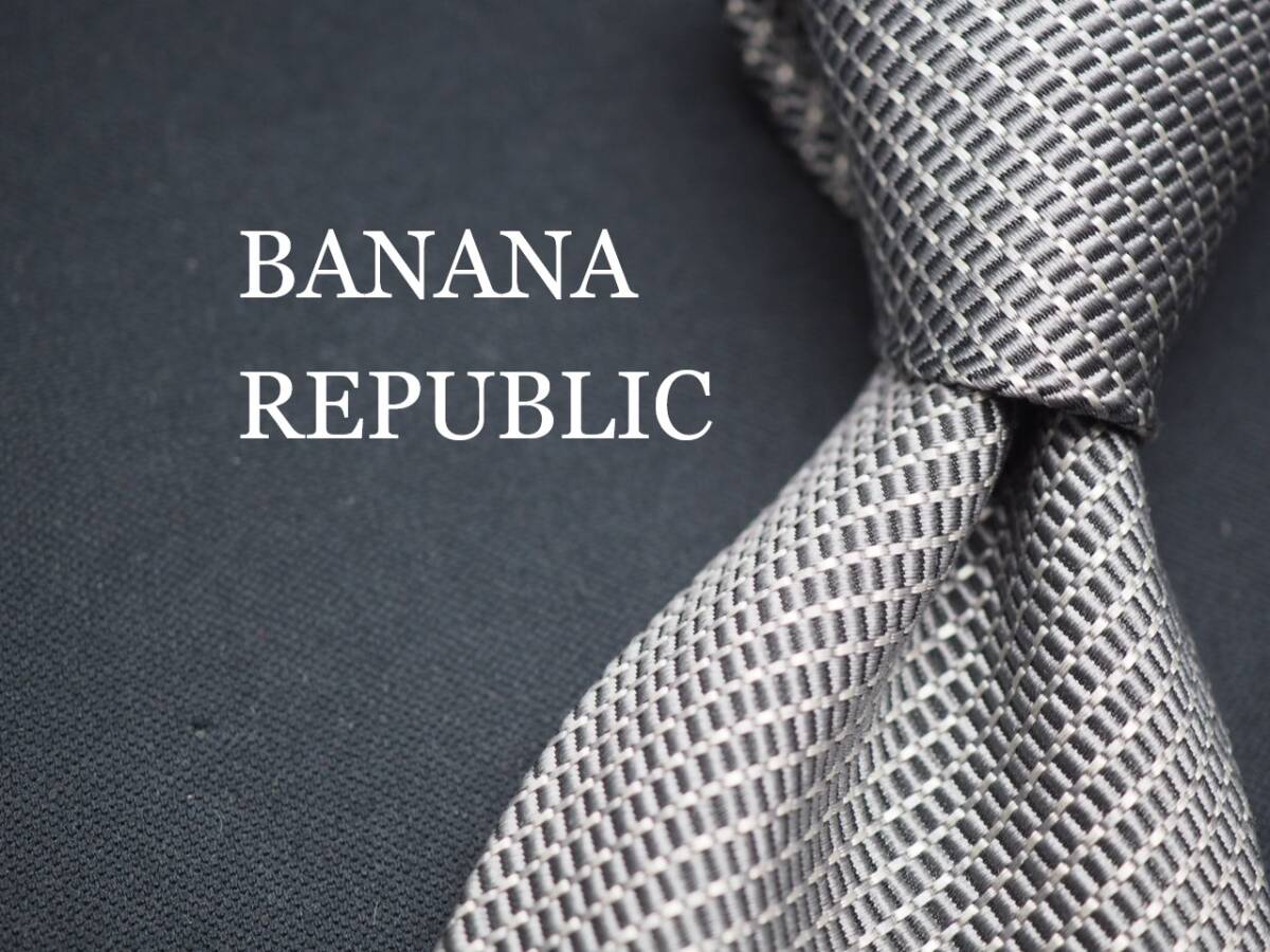 美品【BANANA REPUBLIC バナナリパブリック】 G1744 USA シルバーグレー SILK ブランド ネクタイ 古着 良品 転売 仕入拍卖