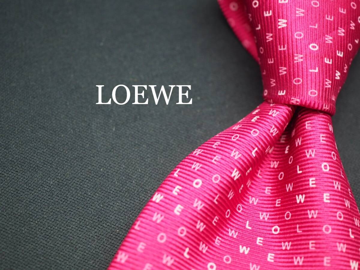 美品【LOEWE ロエベ】 G1911 ロゴ ピンク系 SILK ブランド ネクタイ 古着 良品 転売 仕入拍卖