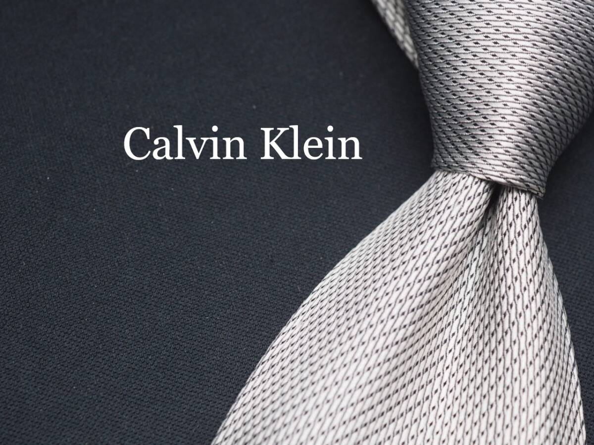 美品【Calvin Klein カルバンクライン】 G2286 シルバー系 SILK ブランド ネクタイ 古着 良品 転売 仕入拍卖