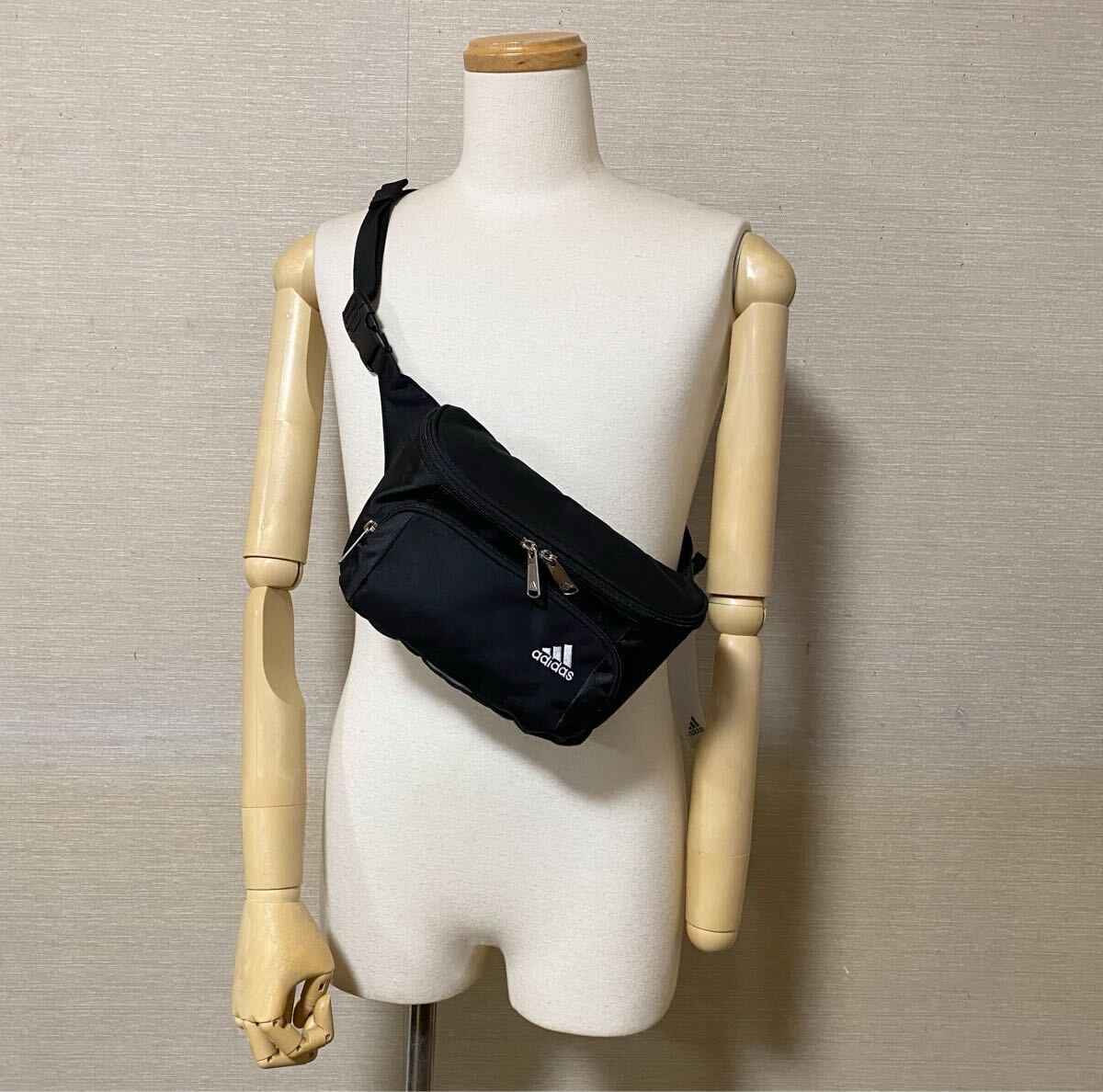 新品 正規品 アディダス メンズ ボディバッグ ショルダーバッグ 黒 2L 軽量 ウエストポーチ ウエストバッグ拍卖