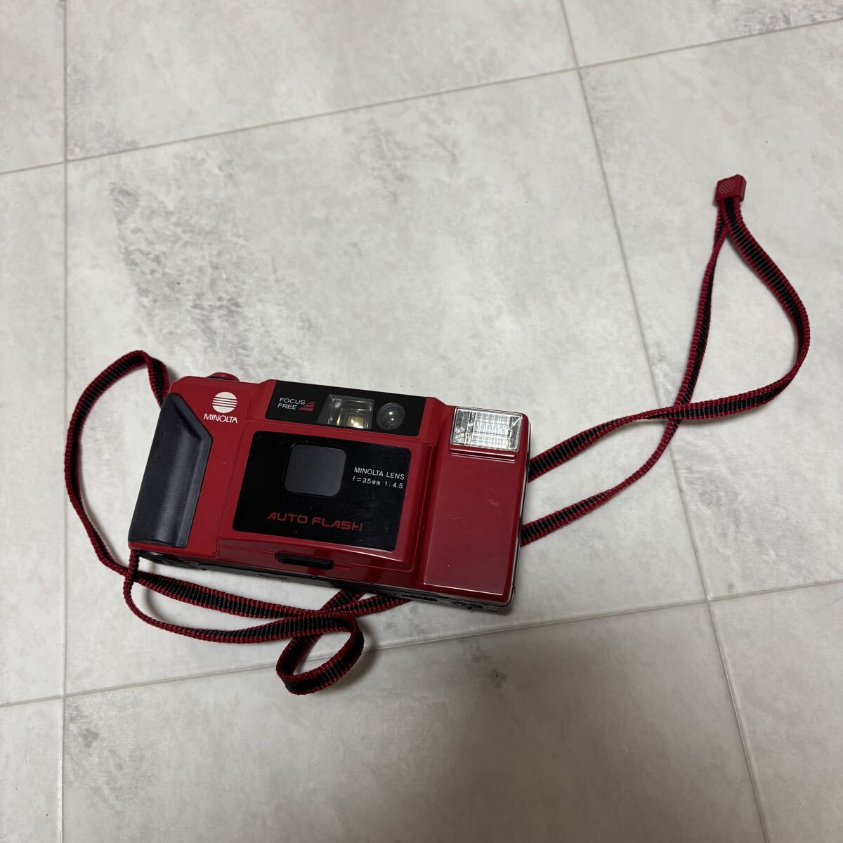 希少カラー 赤 ミノルタ MINOLTA FS-E AUTO FLASH 35mm フィルムカメラ 動作未確認 ケース付き レトロ拍卖