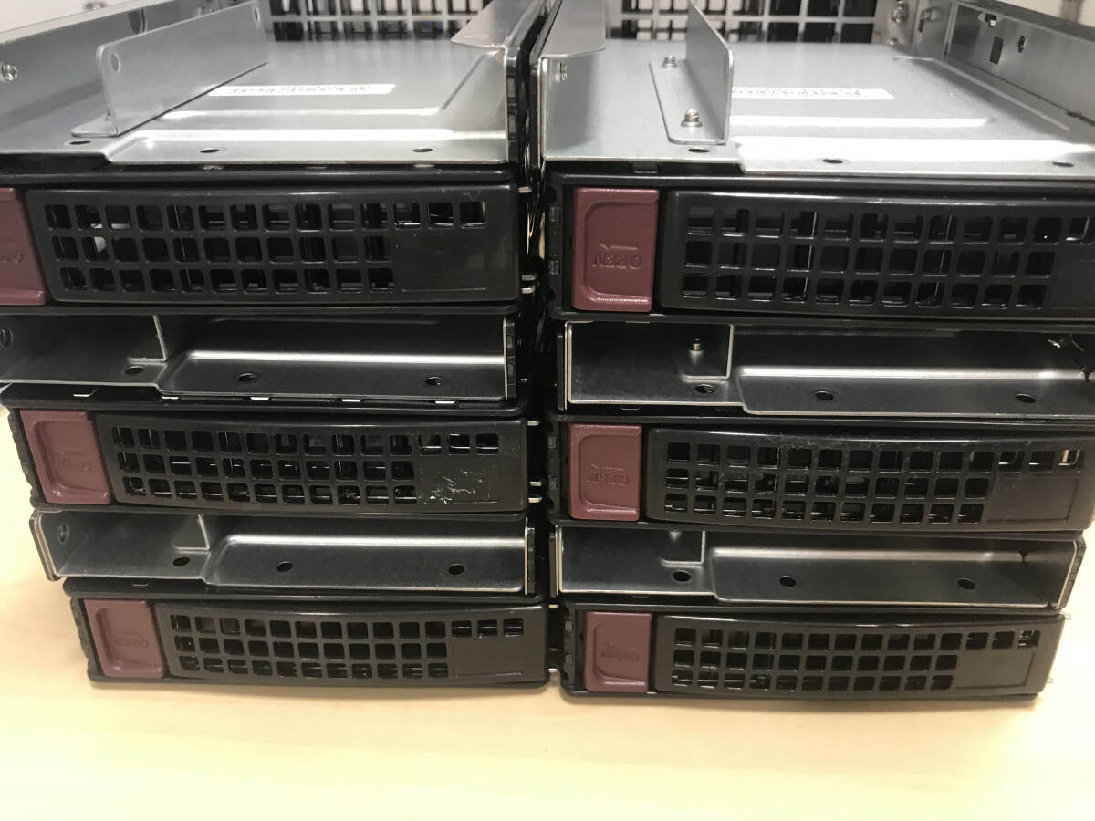 Supermicro MCP-220-93801-0B ブラック ホットスワップ Gen 6 3.5 - 2.5 ハードディスクドライブトレイ 12個拍卖