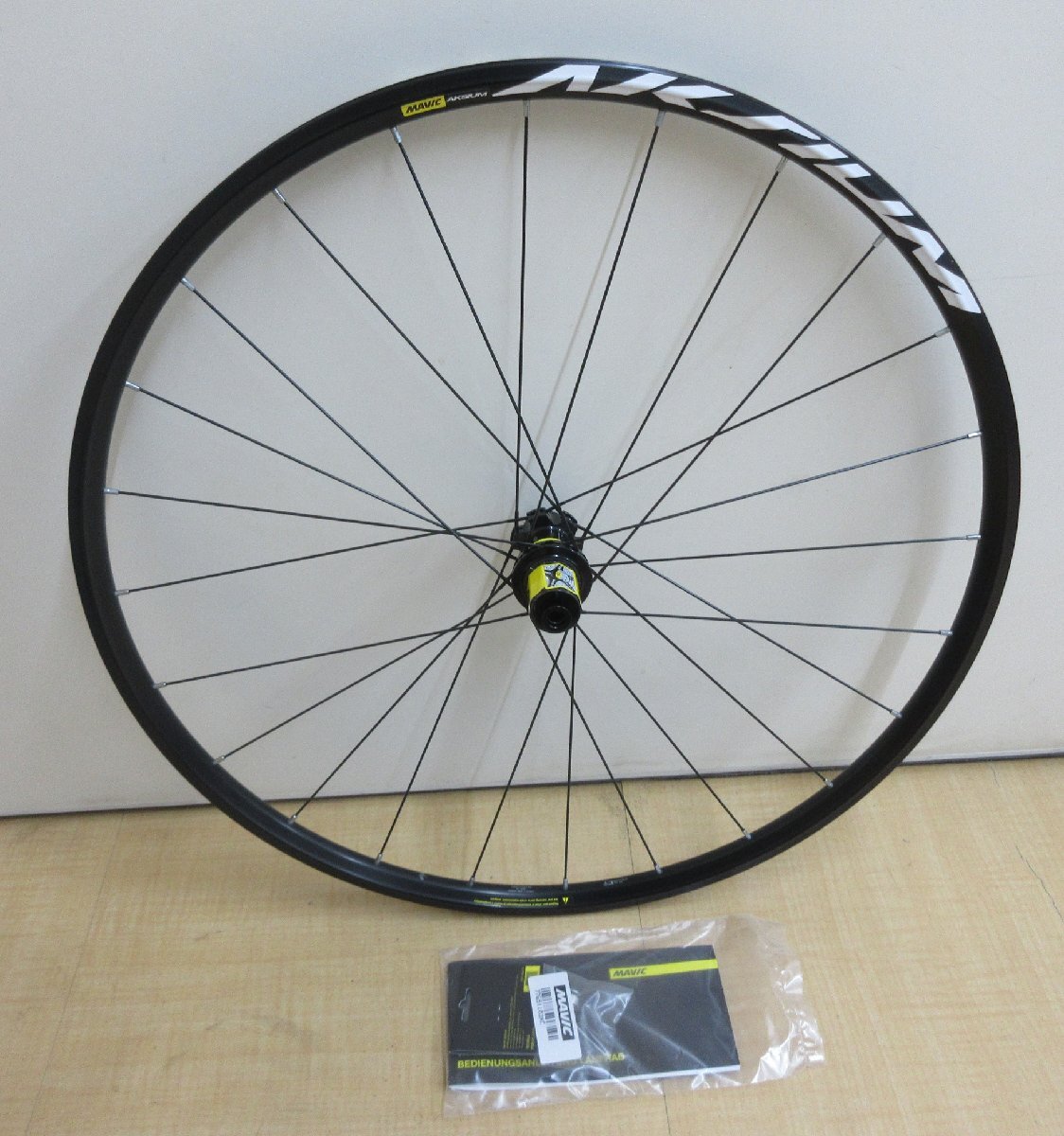 2024 MAVIC AKSIUM Disc リア用 700C クリンチャー センターロックディスクブレーキ シマノフリー 8~12S対応 ※送料無料一部を除く拍卖