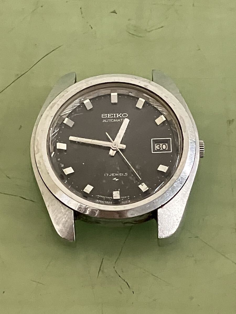 〒42 SEIKO AUTOMATIC 17JEWELS 腕時計 7005-7030 ベルト無し 現状品 セイコー拍卖