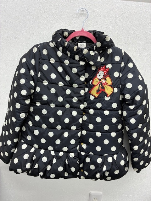 ★☆【DISNEY STORE】 ショート丈 中綿コート ブラック 水玉模様 襟 リボン付き ミニーちゃんワッペン黒 152㎝ 襟汚れあり★☆№53拍卖