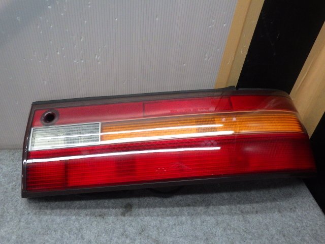 【B】 トヨタ純正 テールライト テールランプ 右/運転席 コイト KOITO 220-76014 VCV11 ウィンダム拍卖