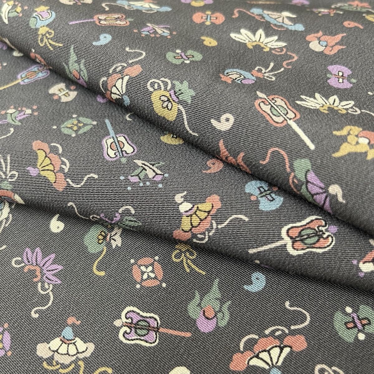 小紋 単衣仕立て 裄67.5 宝尽くし 細かな染め 着物 正絹 F-880拍卖