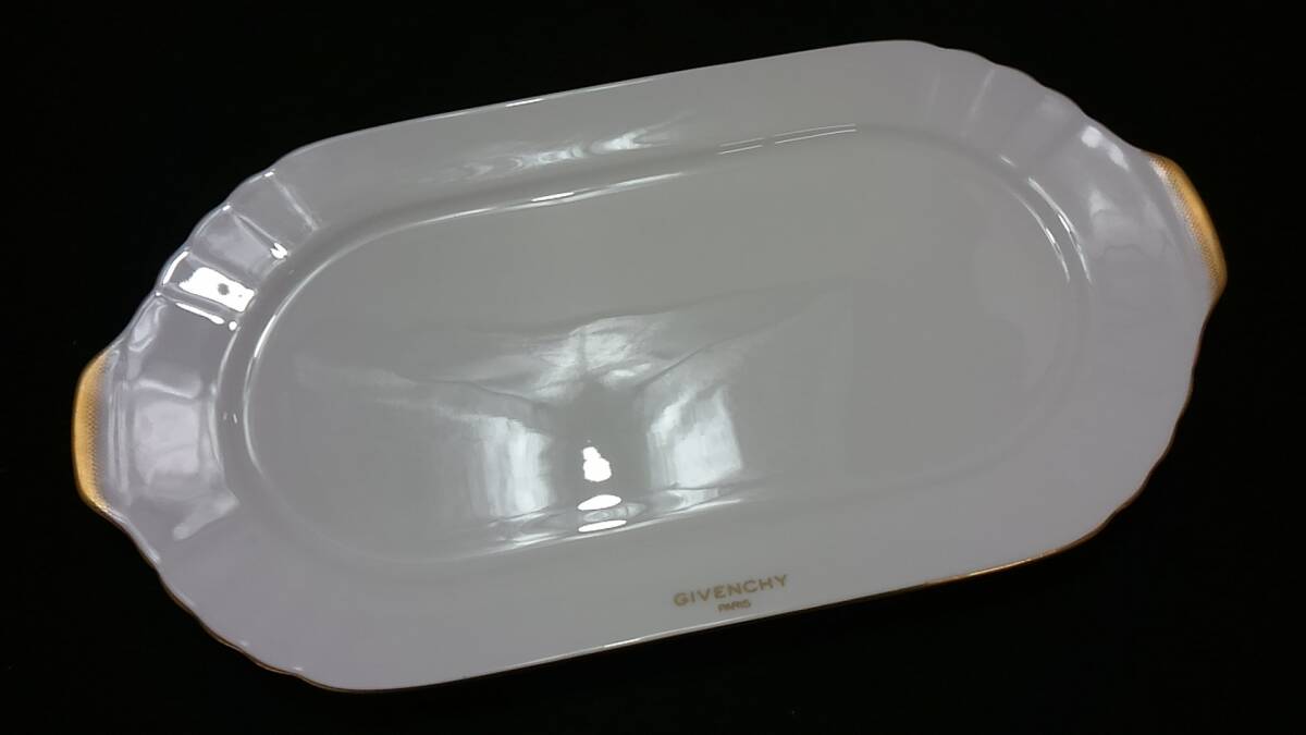 E【菊水-860】■美品!■GIVENCHY オーバルプレート(楕円皿)■横幅 31㎝■ジバンシー/金彩/白/ボーンチャイナ/食器(IS)拍卖